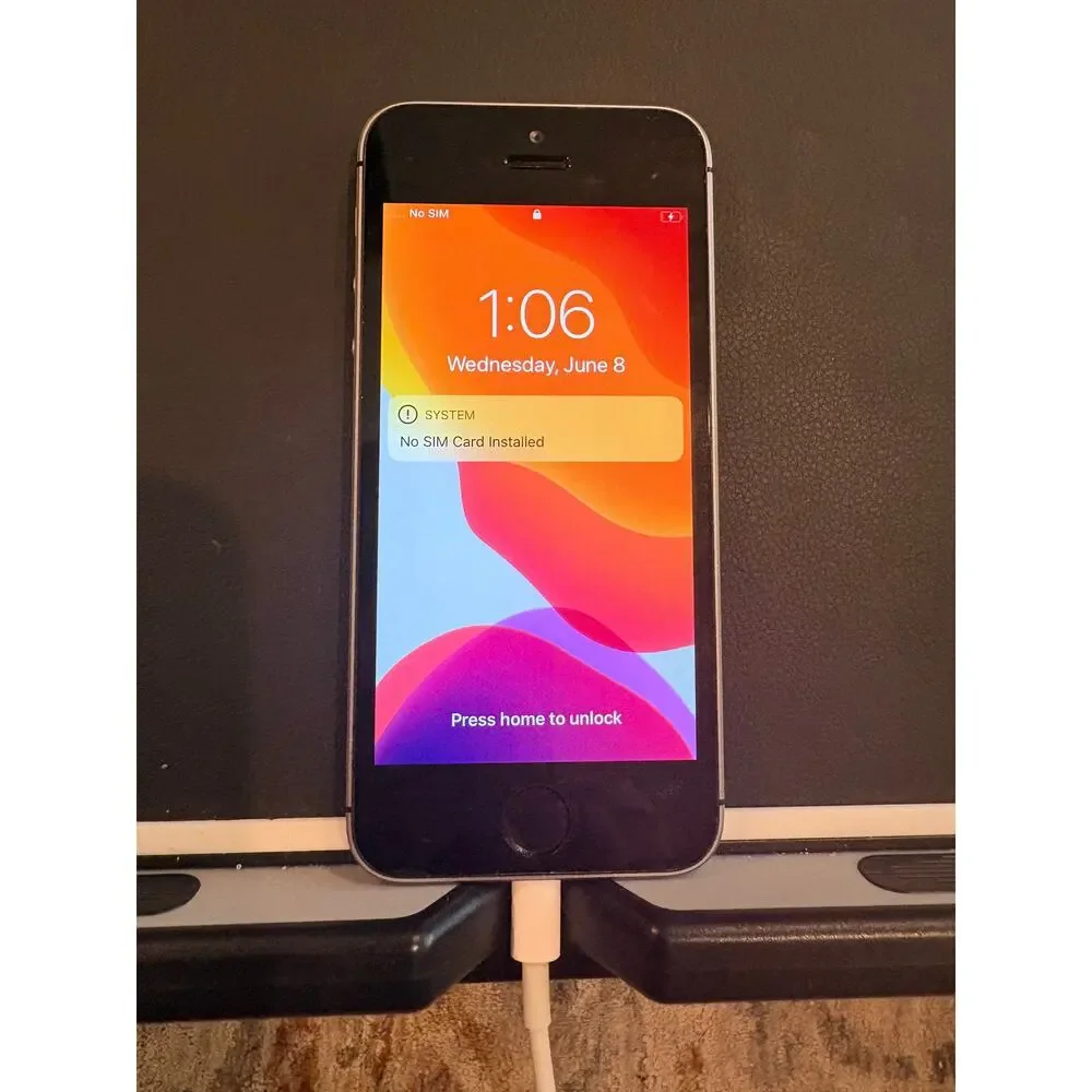Apple iPhone SE A1662 16GB Verizon Clean ESN